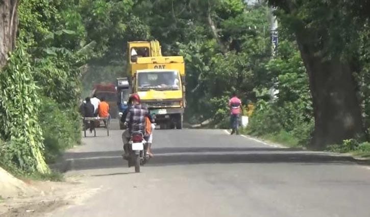 অর্থ সংকট ও দীর্ঘসূত্রতায় থমকে আছে ঢাকা-বরিশাল মহাসড়ক ছয় লেনে উন্নীত করার প্রকল্প!