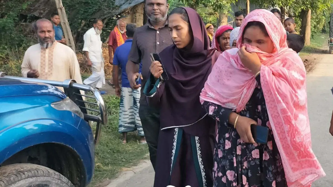 কিস্তি পরিশোধ না করায় দেড় বছরের সন্তান রেখে কারাগারে মা!