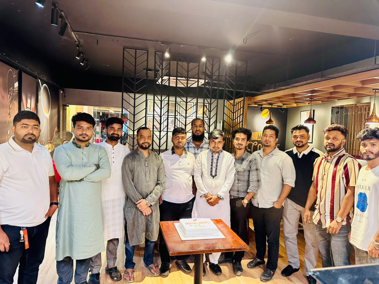 চাষাড়ার এলিট ক্লাবে জমকালো আয়োজনে সংবাদ প্রতিদিনের প্রথম বর্ষপূর্তি উদযাপন