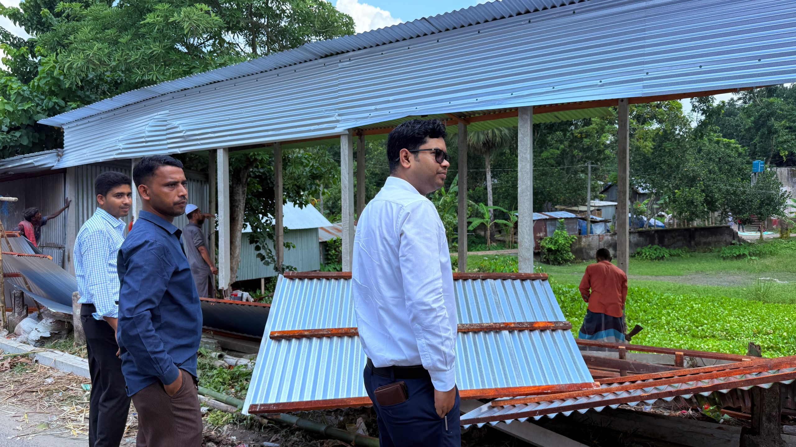 ফরিদপুরের নগরকান্দায় খালের জায়গায় অবৈধ দোকান উচ্ছেদ, অস্বাস্থ্যকর বেকারিকে জরিমানা